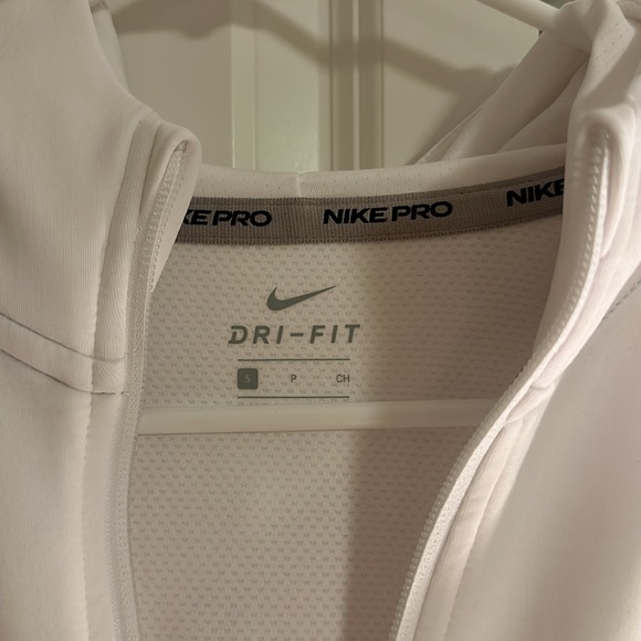 Nike jacket - Picture 4 of 4